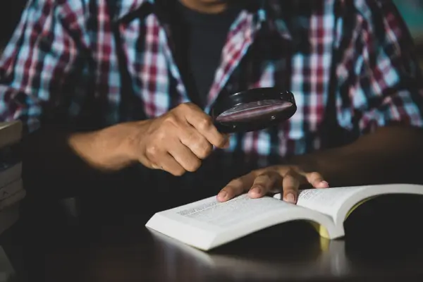 Por que orar se Deus já sabe tudo? Resposta bíblica clara