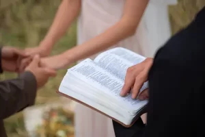 A Hora Certa para Casar Segundo os Princípios Bíblicos
